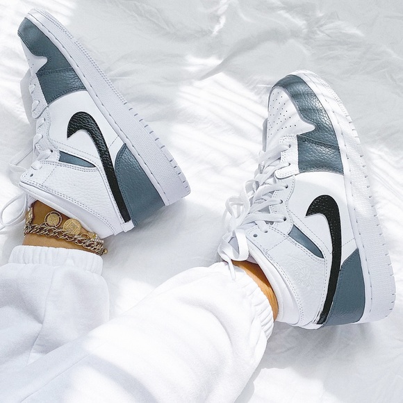 Nike custom air jordan 1 mid sneakers - Picture 3 of 4